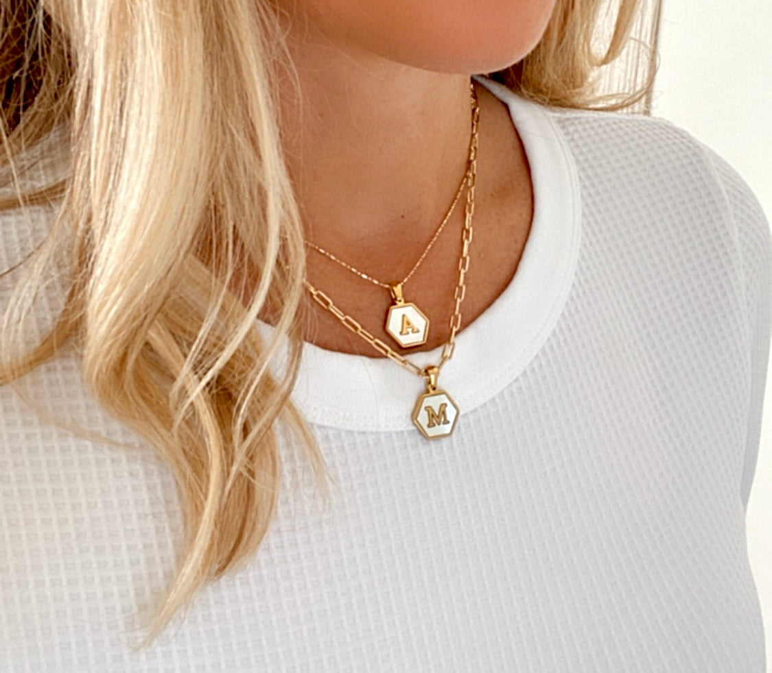 Pearly Initial Necklace O / Without Chain