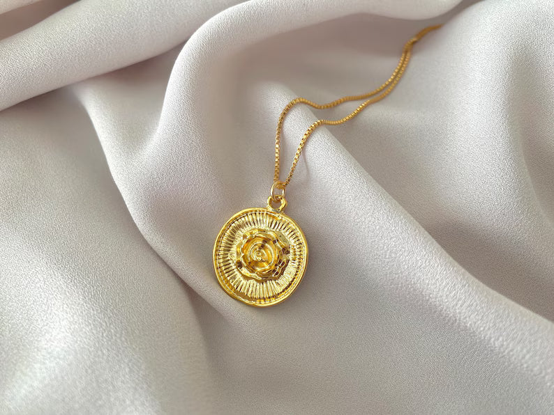 Gold 3D Rose Flower Medallion Necklace - Gold Filled Paperclip Box Figaro Chain