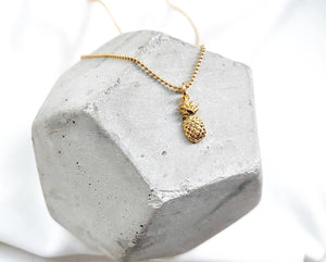 Dainty Gold Pineapple Pendant Necklace