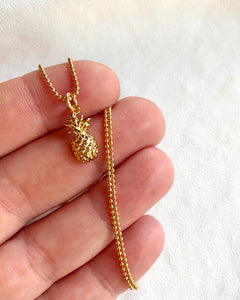 Dainty Gold Pineapple Pendant Necklace