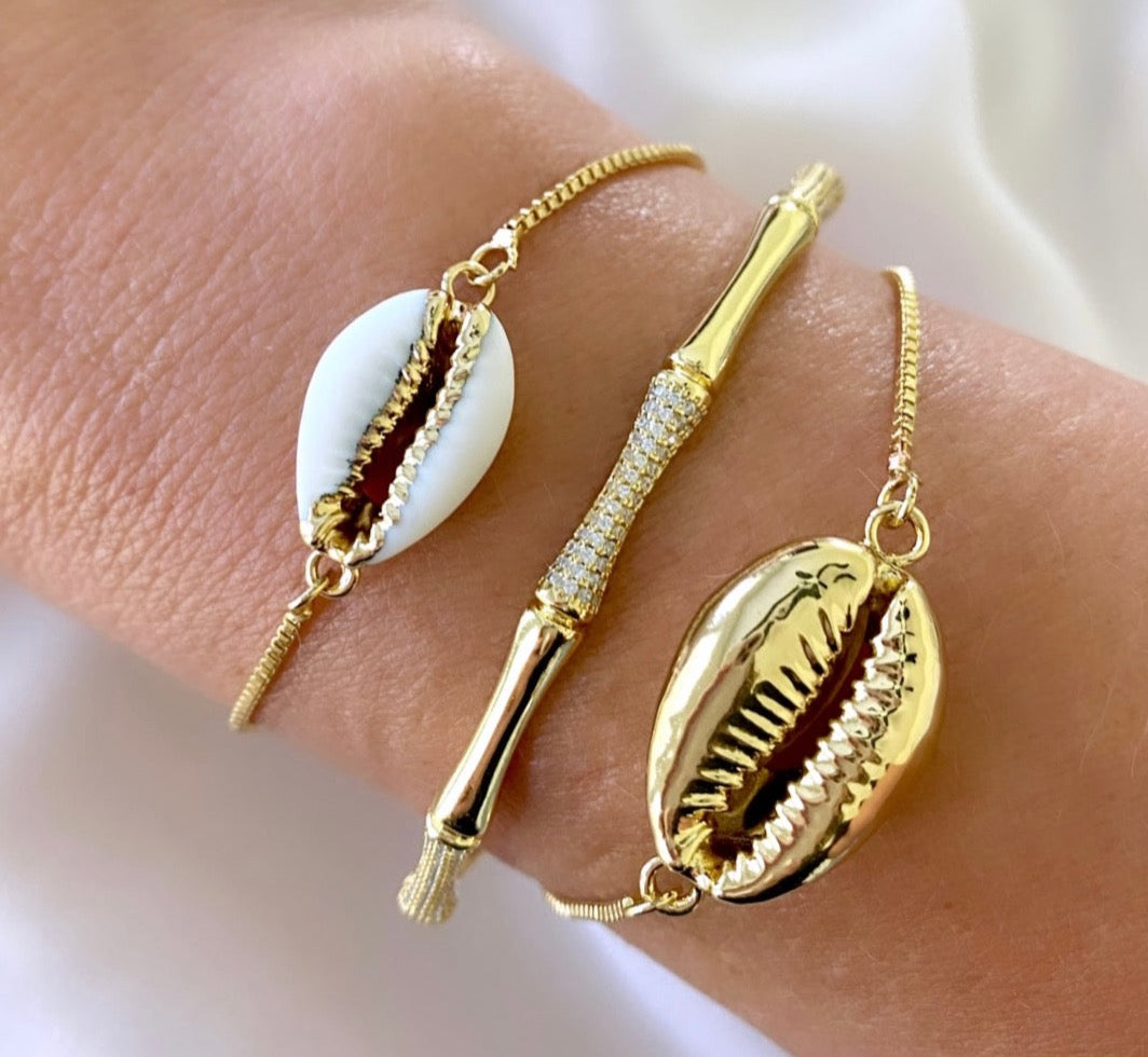 Cowrie Shell Double Bracelet, Freshwater Pearl Bracelet, White and Gold Cowrie  Shell Bracelet, Cowrie Shell Jewelry, Beach Jewelry - Etsy